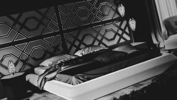 INTRIGUE BED 1